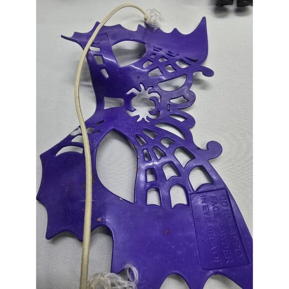 Bratz Doll Masquerade Finora Red Head With Outfit And Accessories - Picture 4 of 16